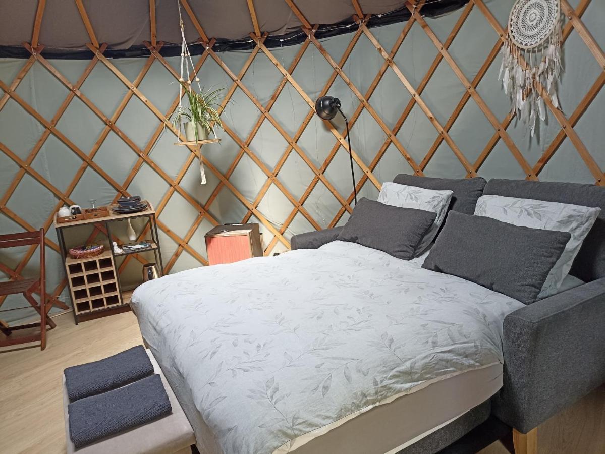L'Echappee Au Jardin, Yourte Bucolique Godinne Εξωτερικό φωτογραφία
