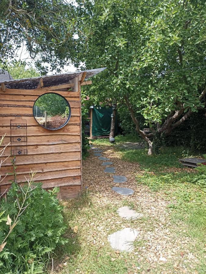 L'Echappee Au Jardin, Yourte Bucolique Godinne Εξωτερικό φωτογραφία