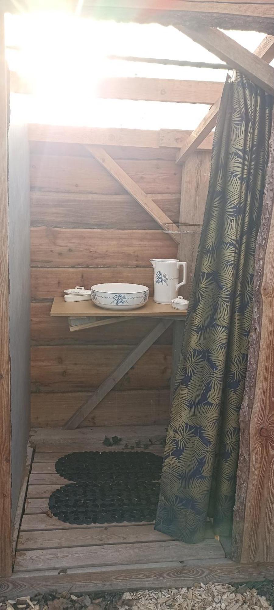 L'Echappee Au Jardin, Yourte Bucolique Godinne Εξωτερικό φωτογραφία